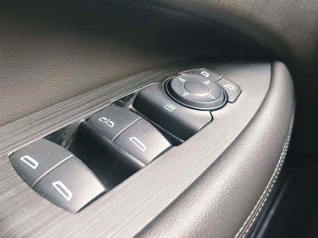 Buick LaCrosse — миниатюра 9