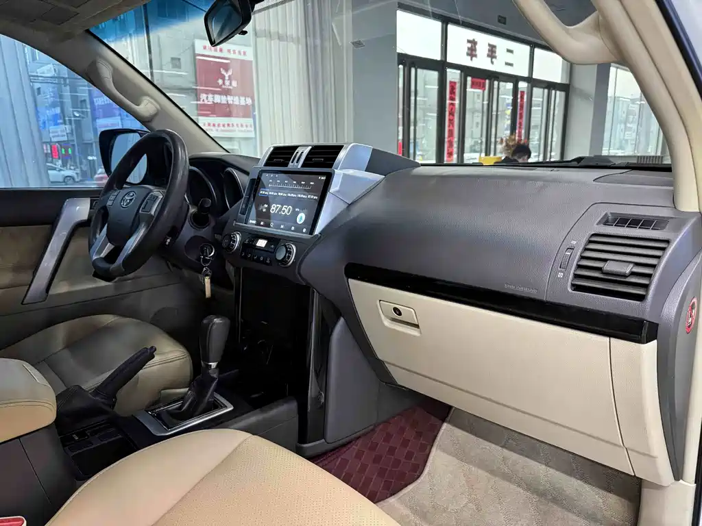 Toyota Prado (Import) — миниатюра 8
