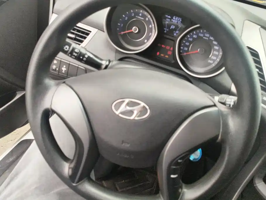 Hyundai Elantra Langdong — миниатюра 15
