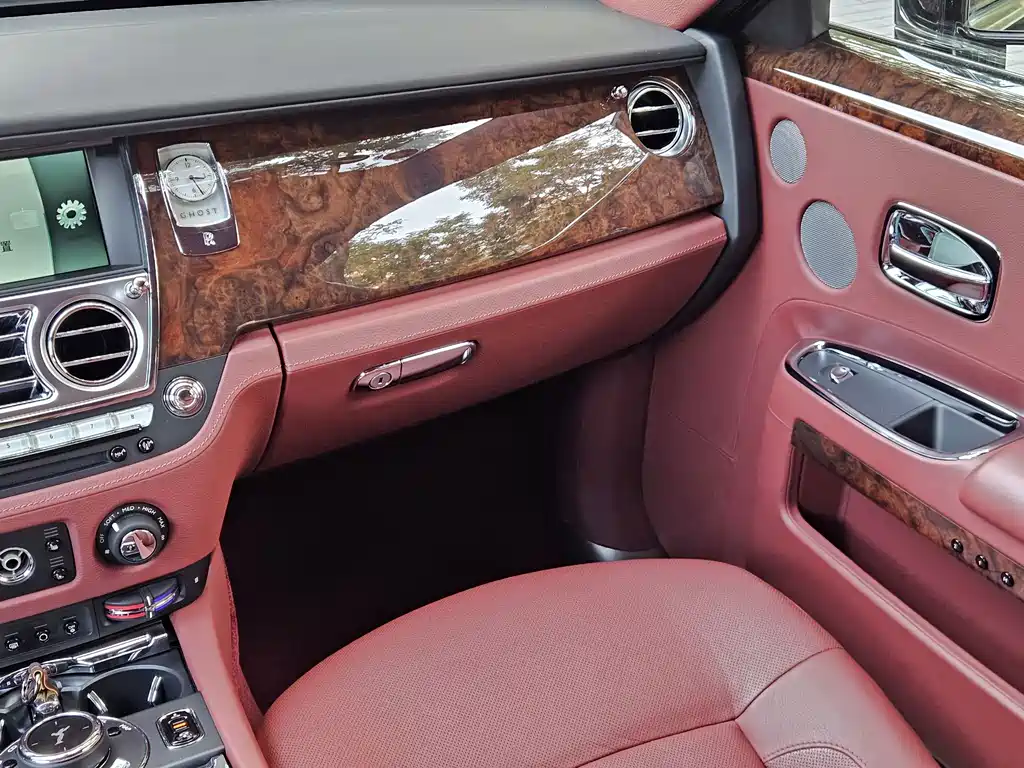 Rolls-Royce Ghost — миниатюра 10