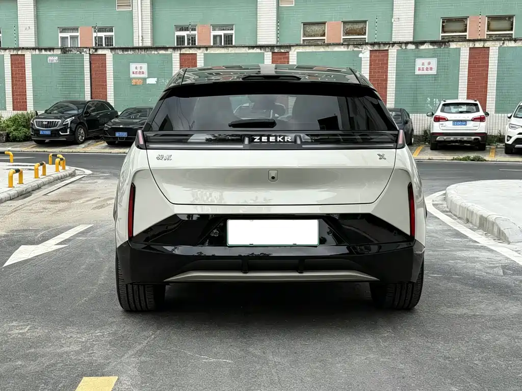 Zeekr X — миниатюра 5