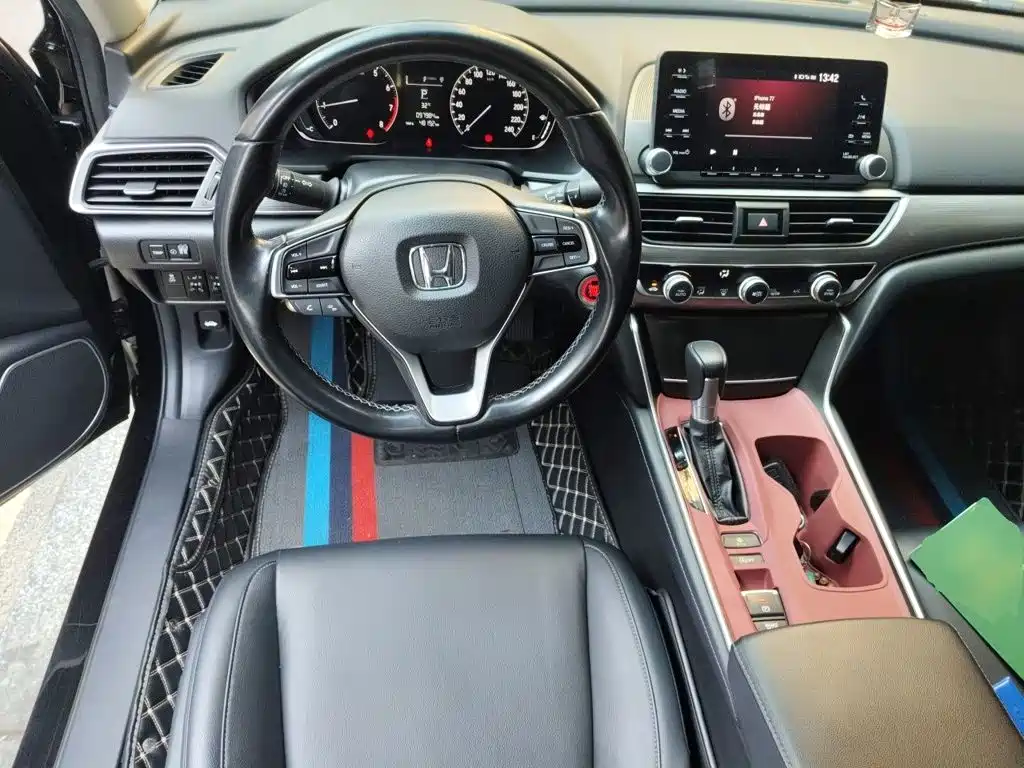 Honda Accord — миниатюра 12