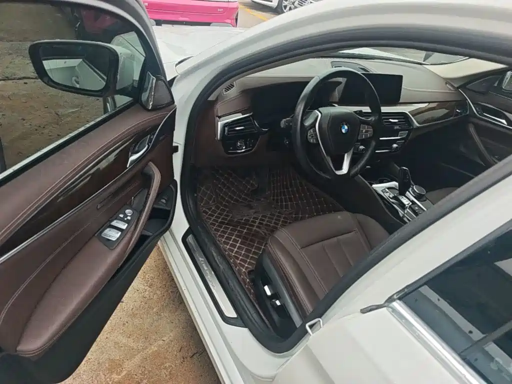 BMW 5 Series — миниатюра 16