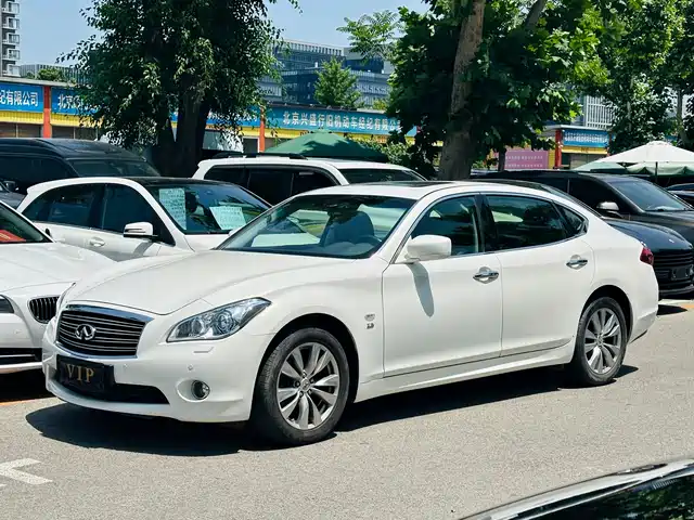 Infiniti Q 70 2015 Q 70 L 2.5 L — фото 1
