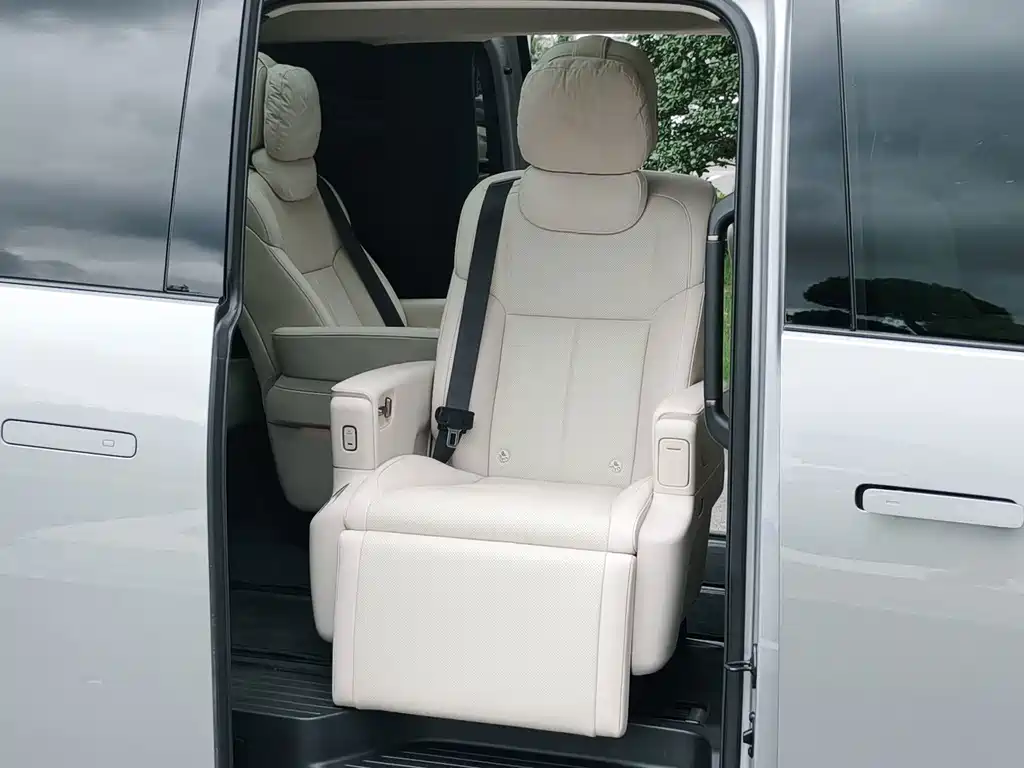 Li Auto Li MEGA — миниатюра 19