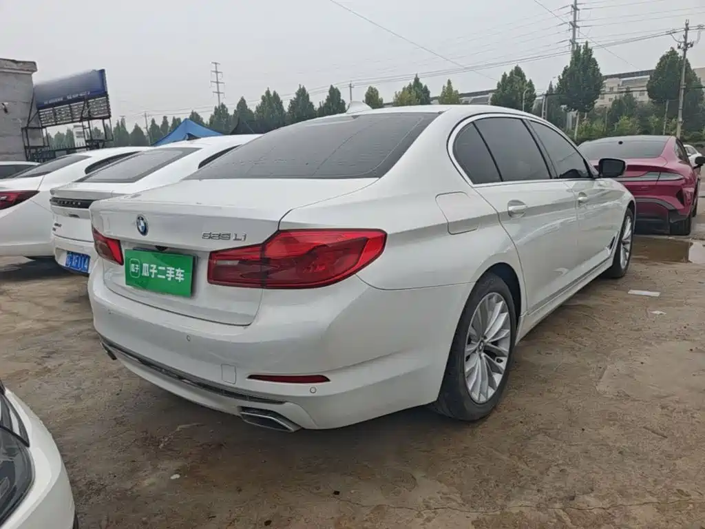 BMW 5 Series — миниатюра 7
