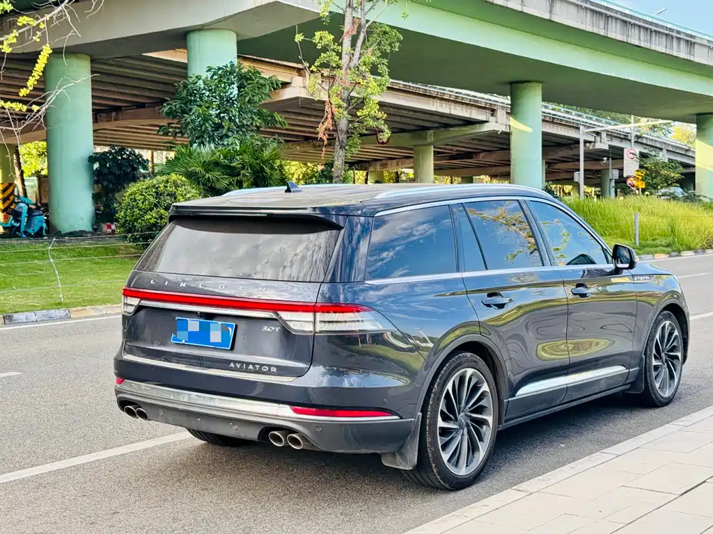 Lincoln Aviator — миниатюра 9