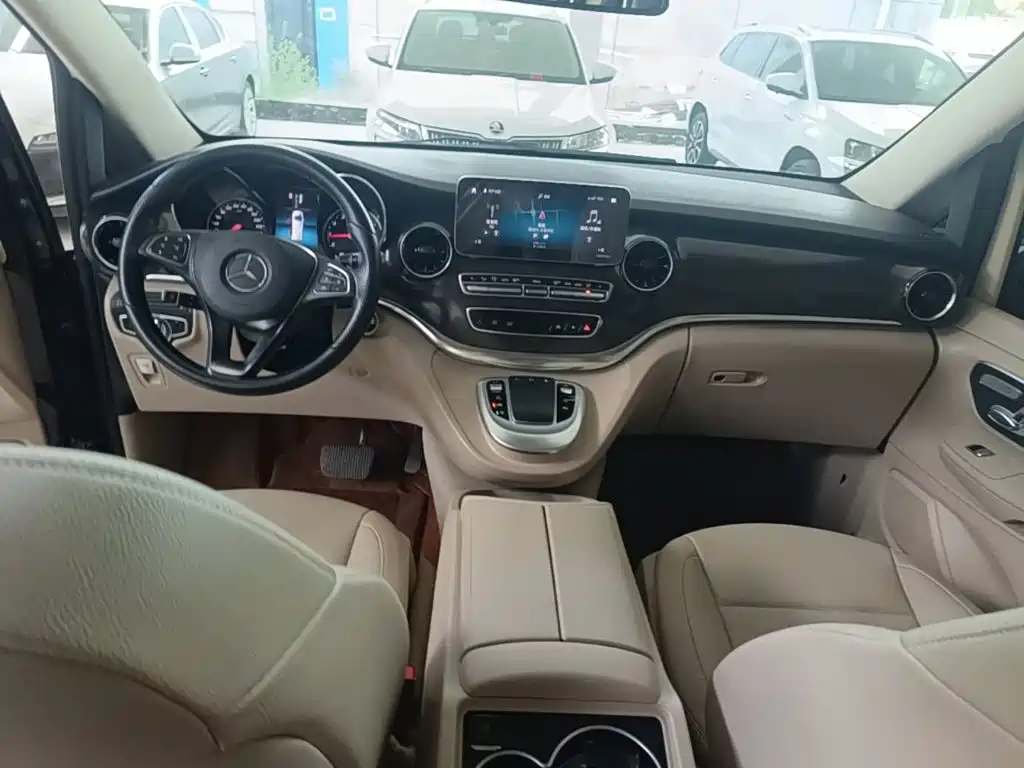 Mercedes-Benz V-Class — миниатюра 10