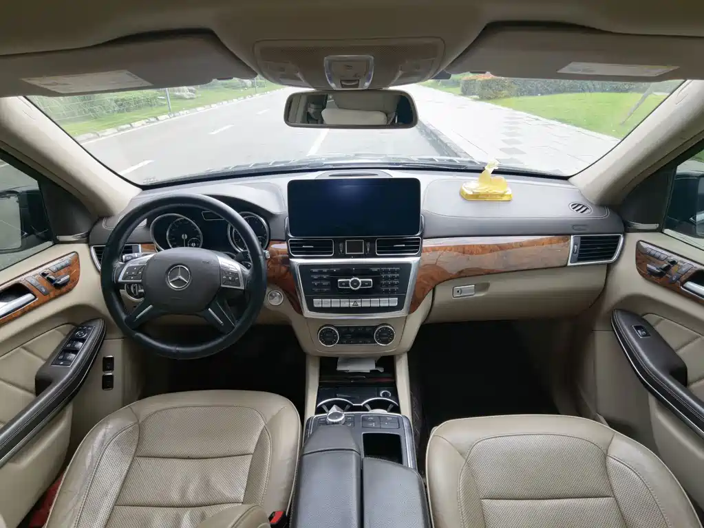 Mercedes-Benz GL-Class — миниатюра 9