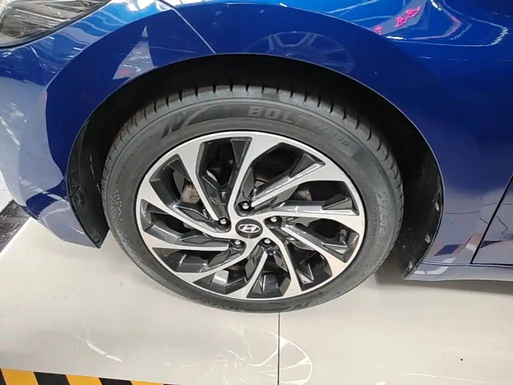 Hyundai Elantra — миниатюра 23