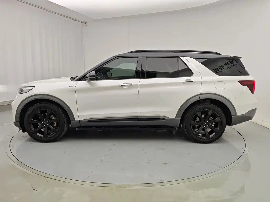 Ford Explorer — миниатюра 9