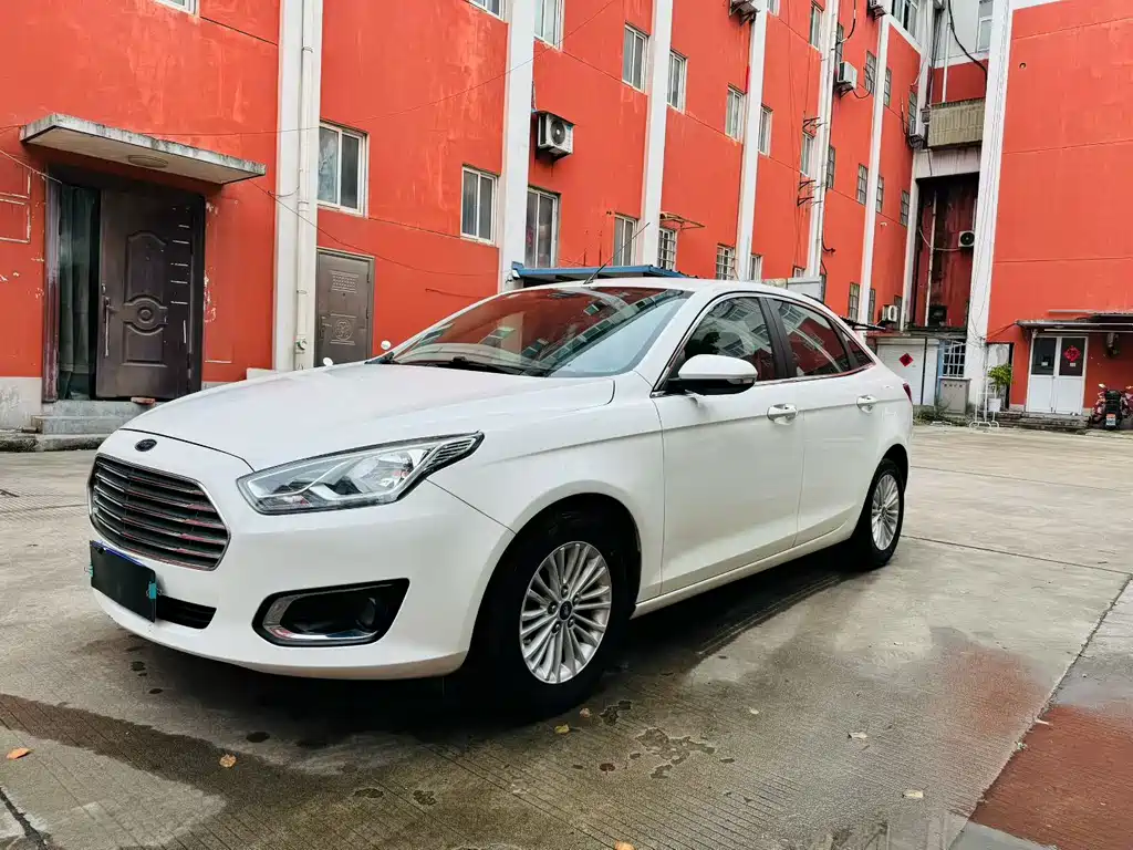 Ford Escort 2015
