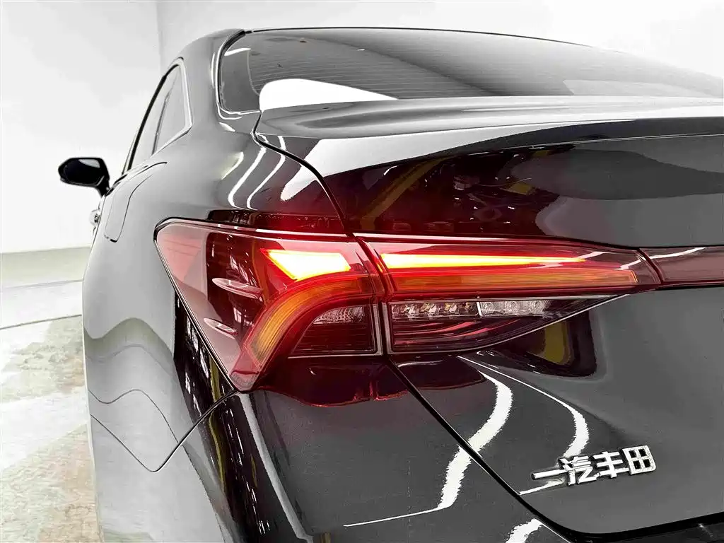 Toyota Avalon — миниатюра 7