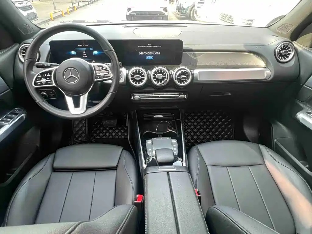 Mercedes-Benz GLB — миниатюра 8