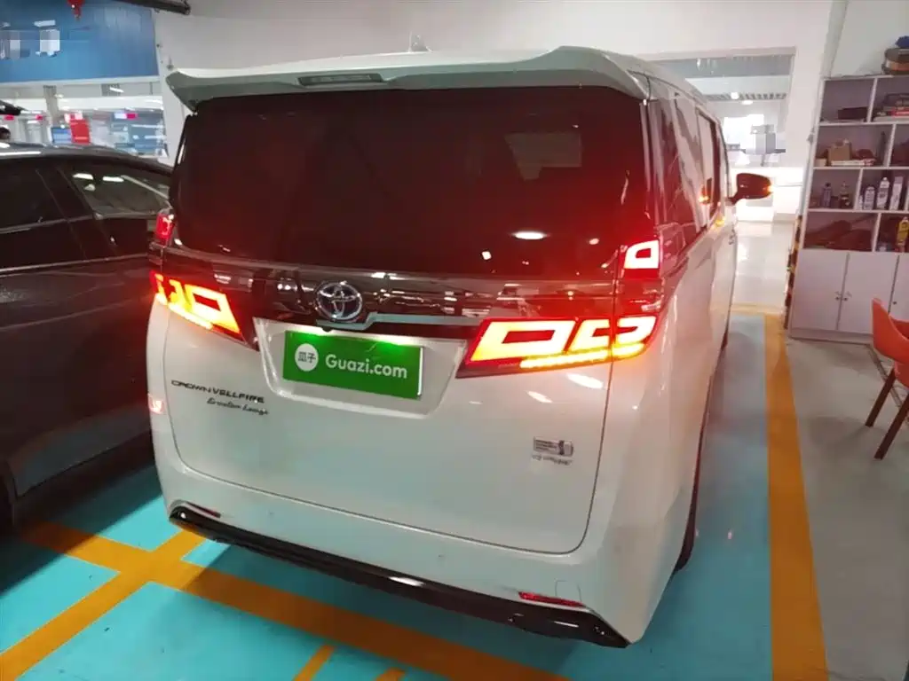 Toyota Vellfire 2021 2.5L HV Luxury