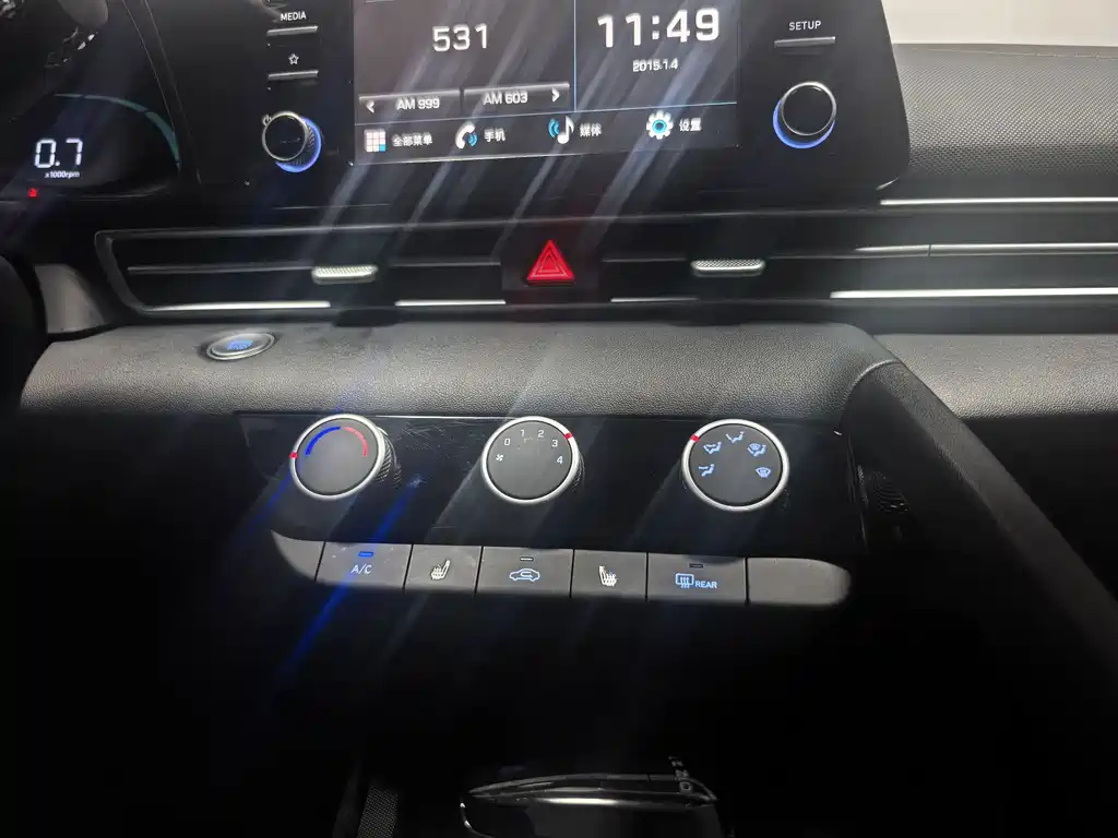 Hyundai Elantra — миниатюра 13