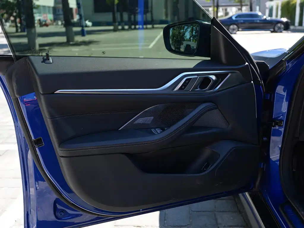 BMW i4 — миниатюра 13