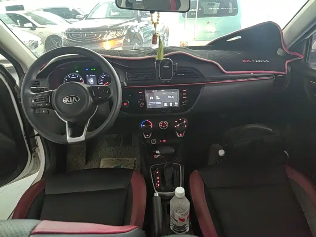 Kia KX Cross — миниатюра 10