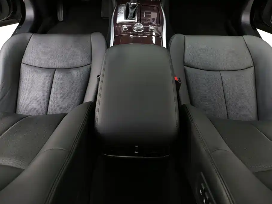 Infiniti Q70 — миниатюра 10