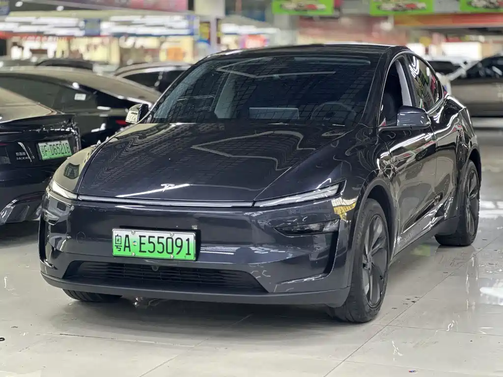 Tesla Model Y 2025