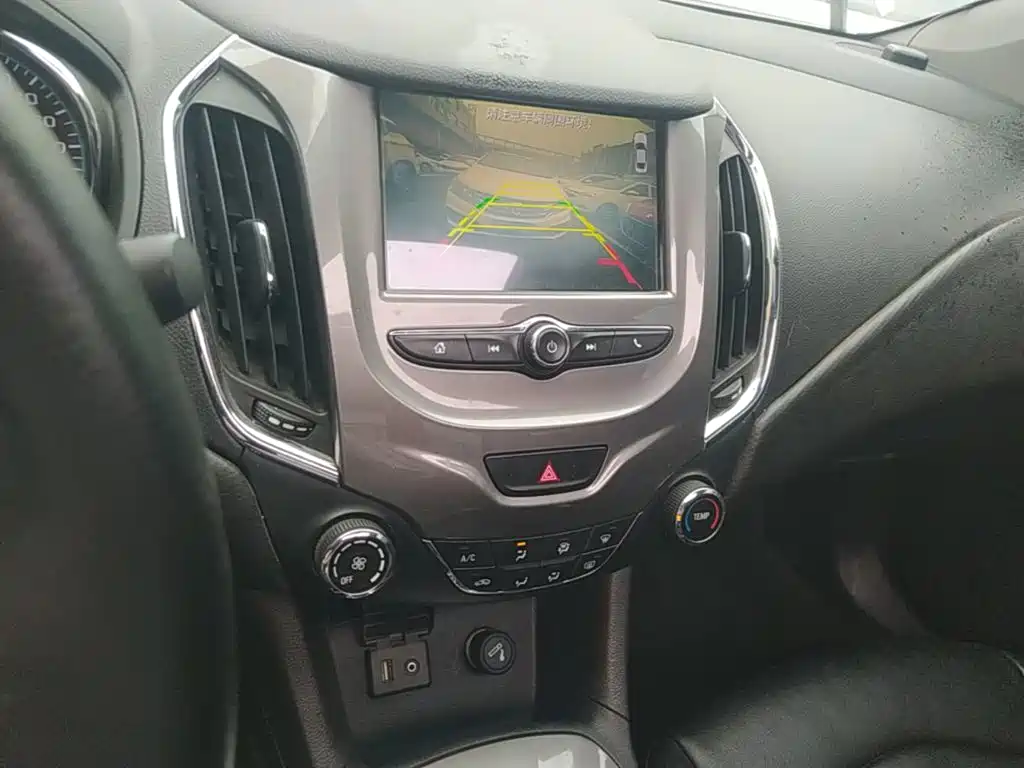Chevrolet Cruze — миниатюра 13