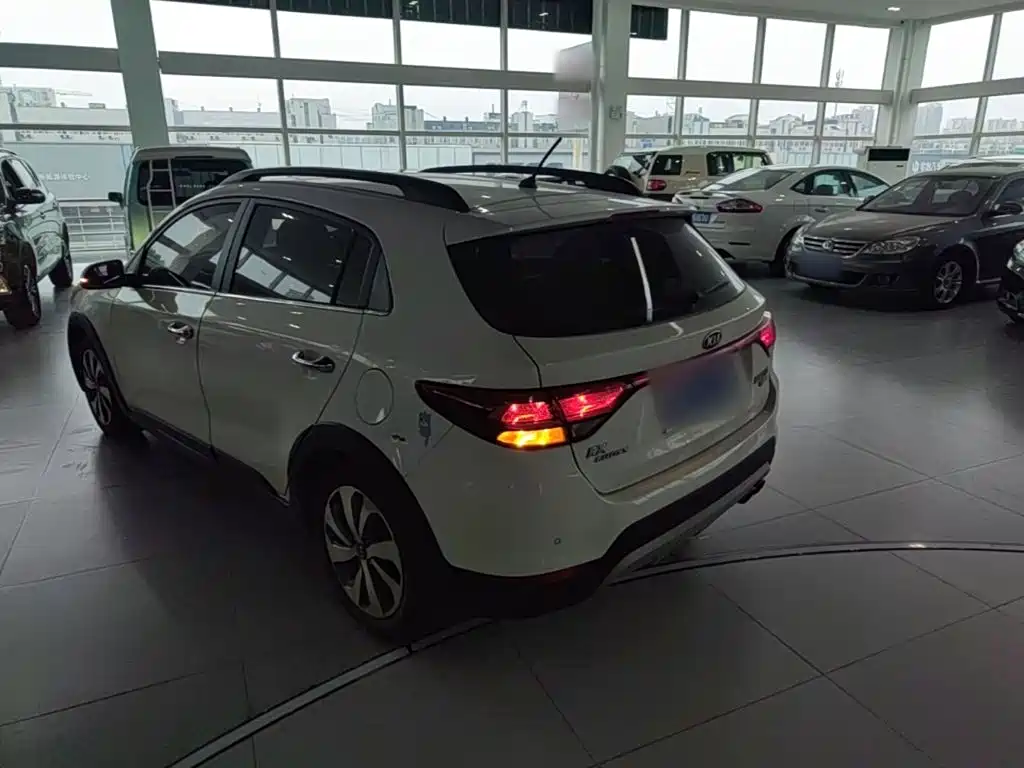 Kia KX Cross — миниатюра 5