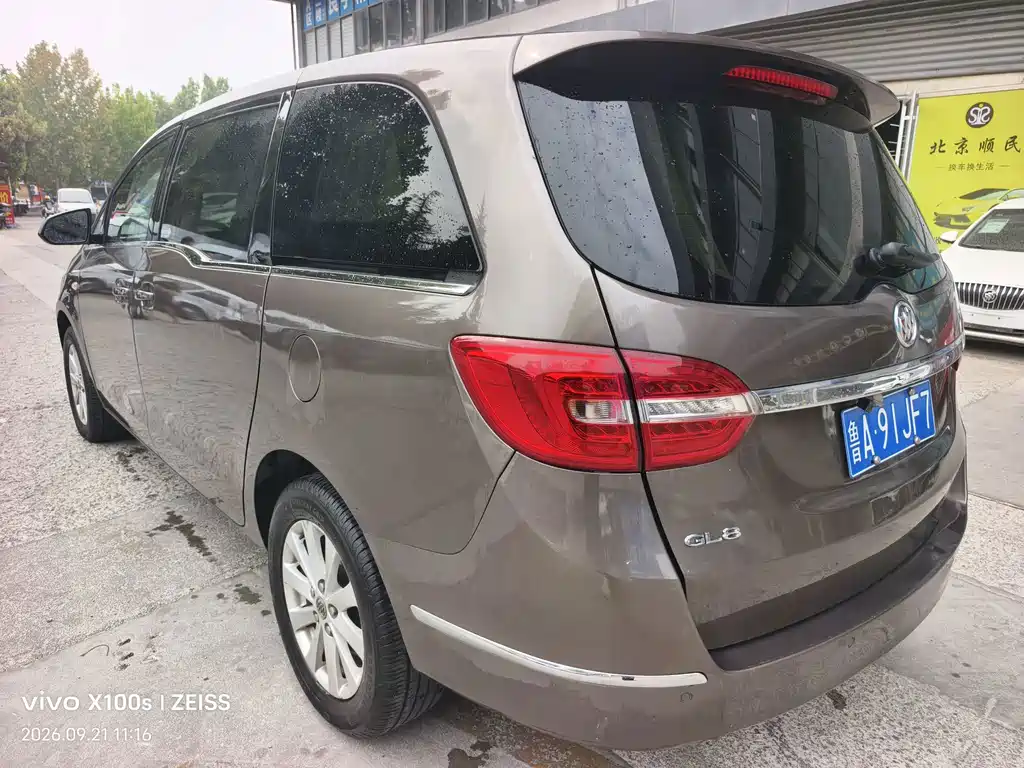 Buick GL8 — миниатюра 8