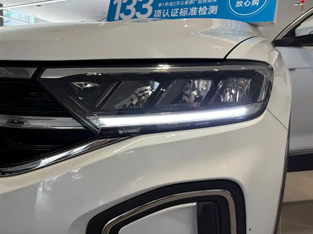 Volkswagen T-Roc — миниатюра 3