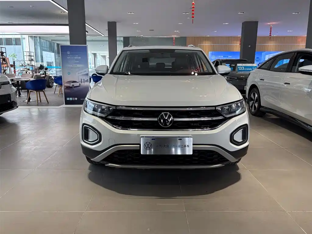 Volkswagen T-Roc — миниатюра 2