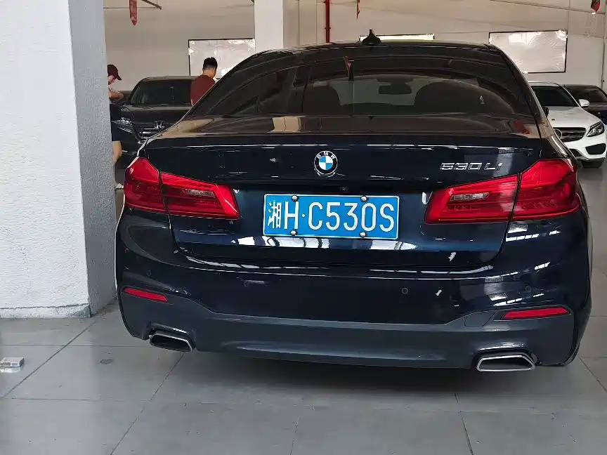 BMW 5 Series — миниатюра 5