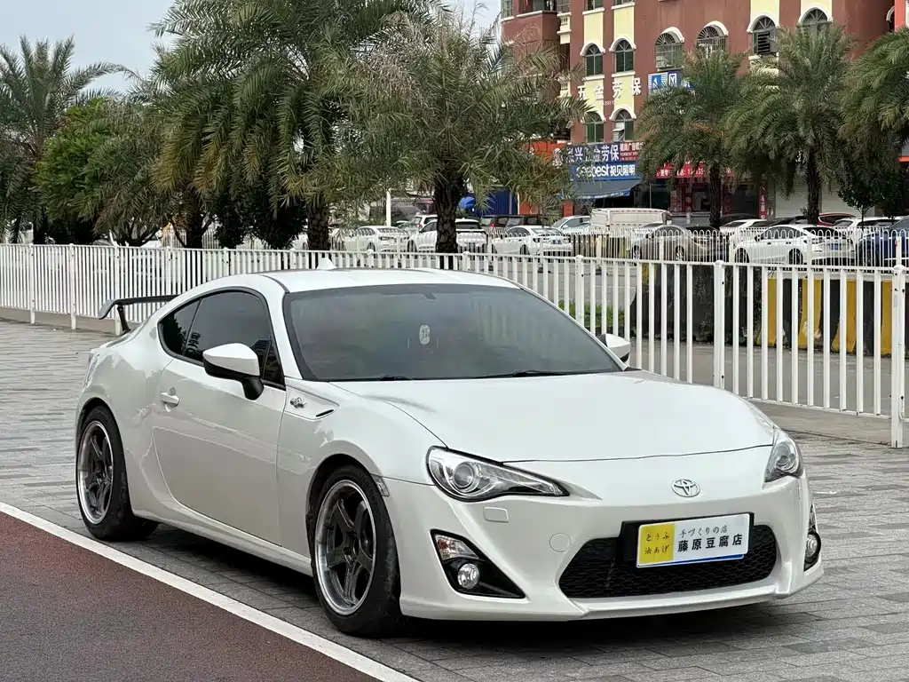 Toyota 86 — миниатюра 3