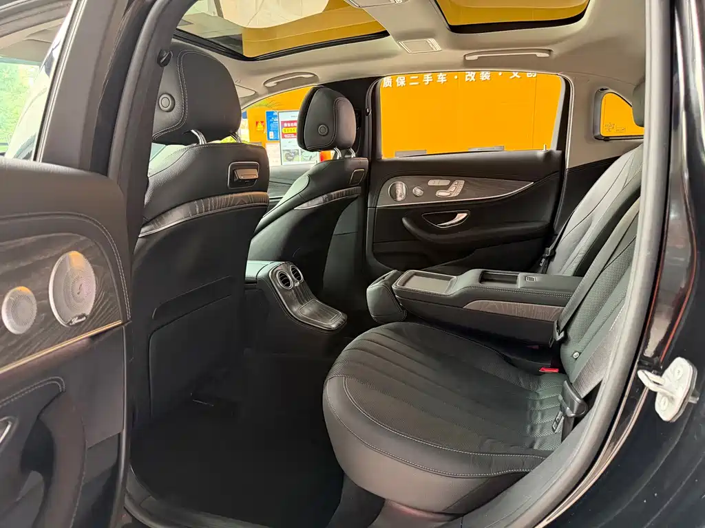 Mercedes-Benz E-Class — миниатюра 14