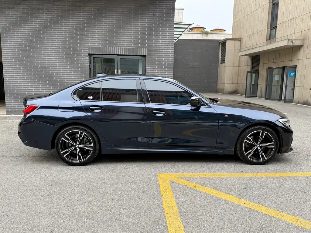 BMW 3 Series — миниатюра 21