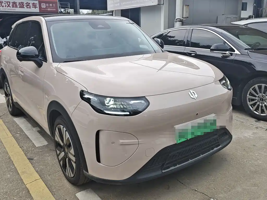 Leapmotor Leapmotor A10 — миниатюра 3