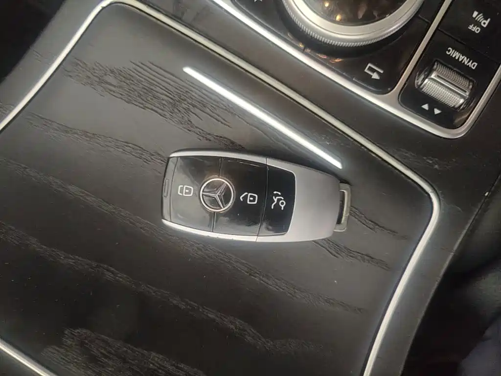 Mercedes-Benz C-Class — миниатюра 9