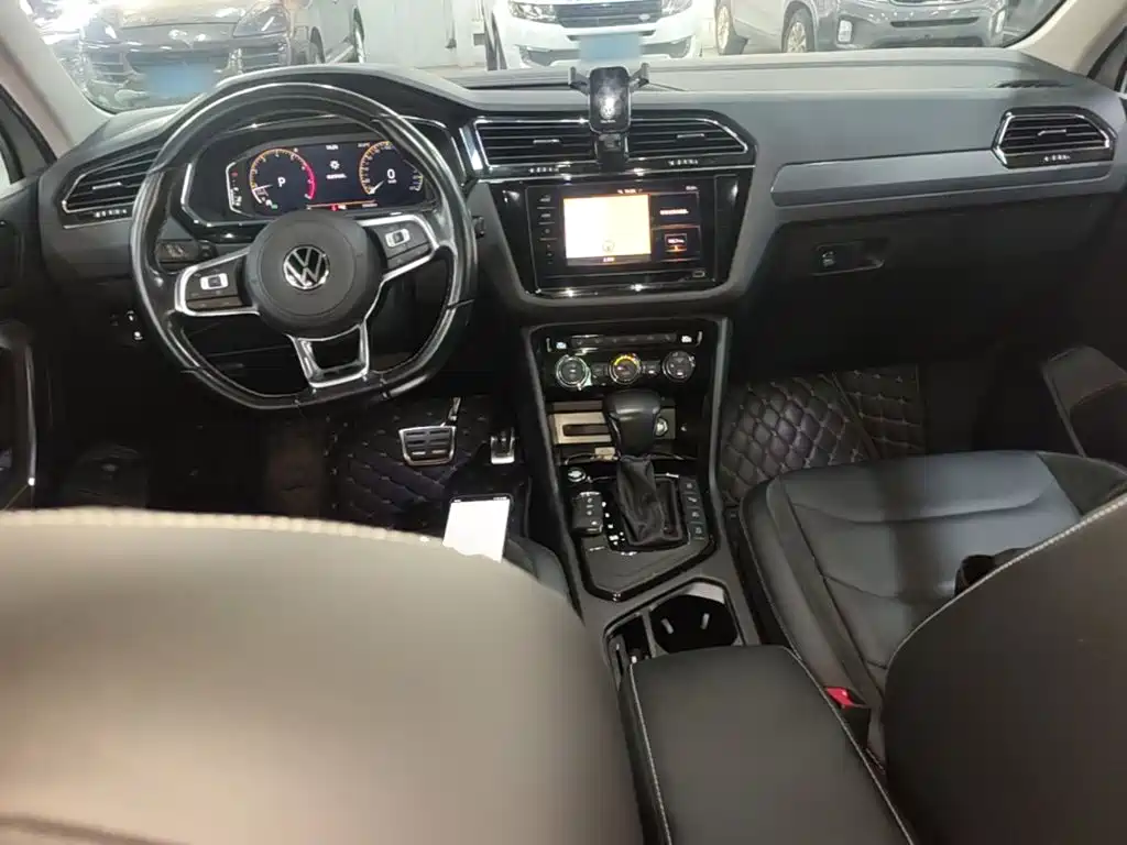 Volkswagen Tiguan L — миниатюра 10