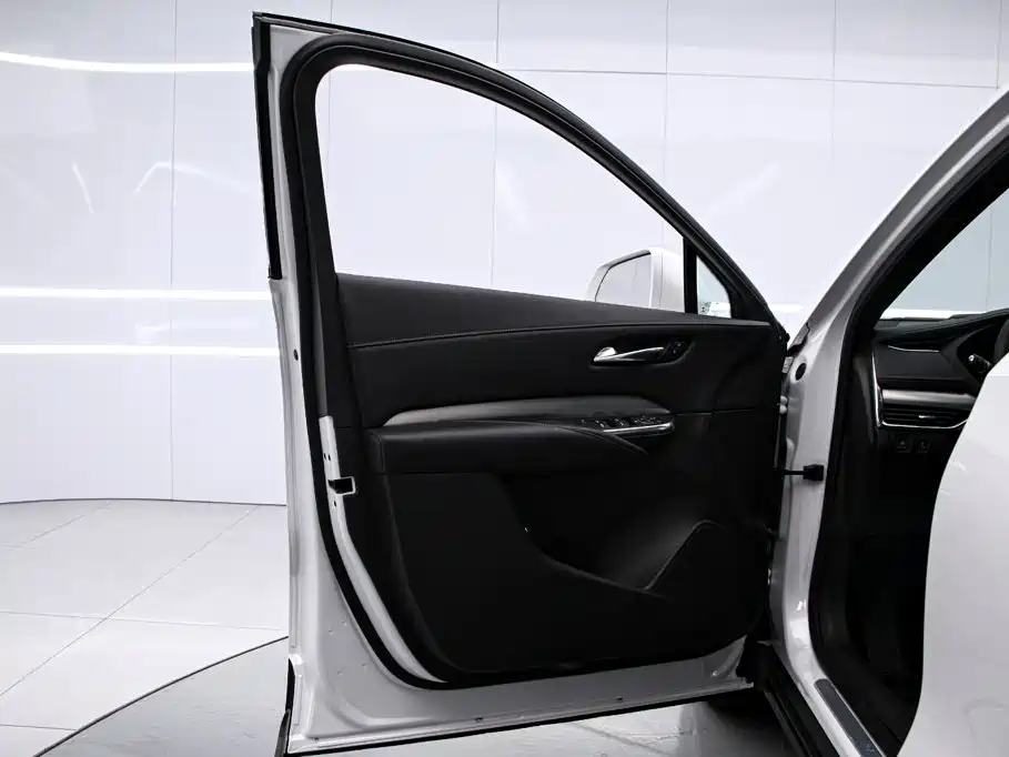Cadillac XT4 — миниатюра 12