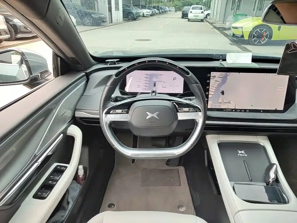 XPeng P7 — миниатюра 11