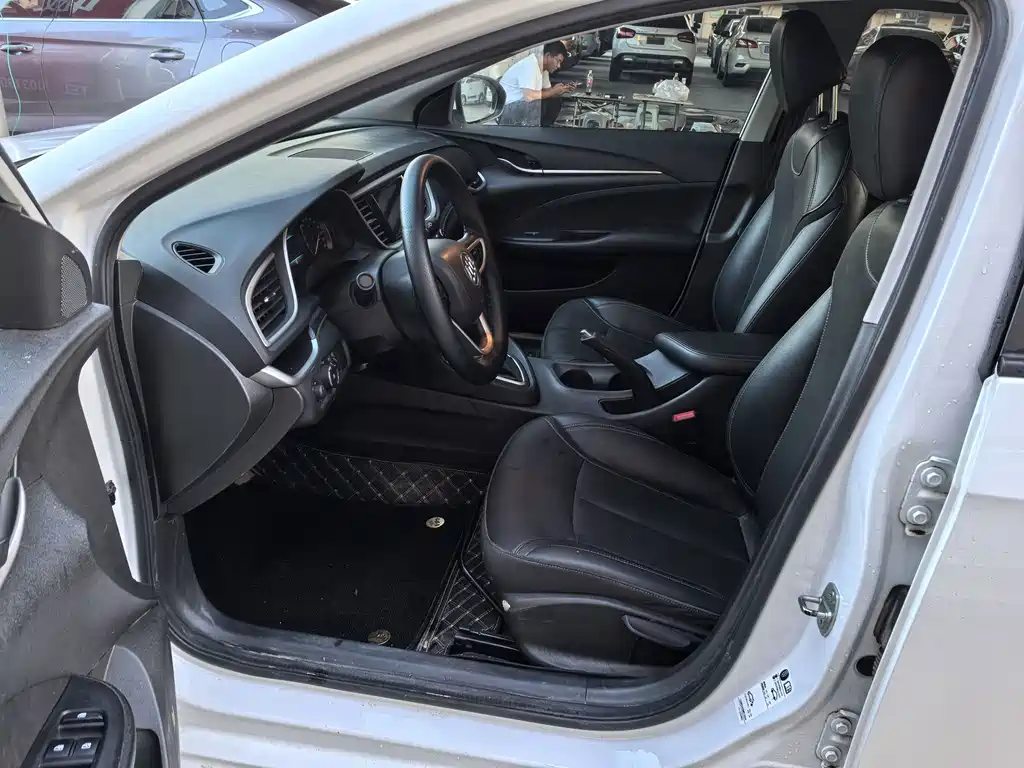 Buick Excelle — миниатюра 9
