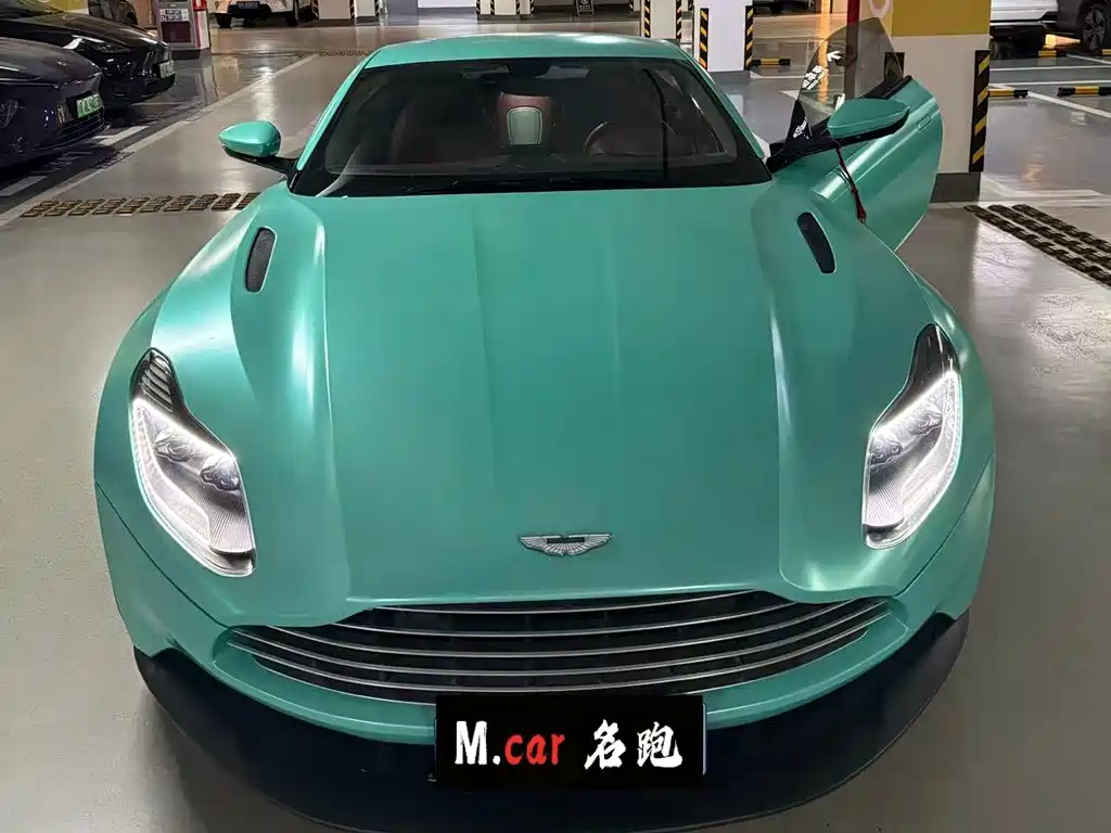 Aston Martin DB11 — миниатюра 5