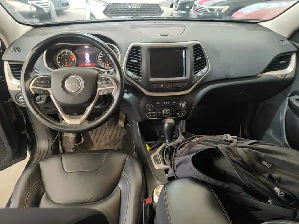 Jeep Cherokee — миниатюра 10