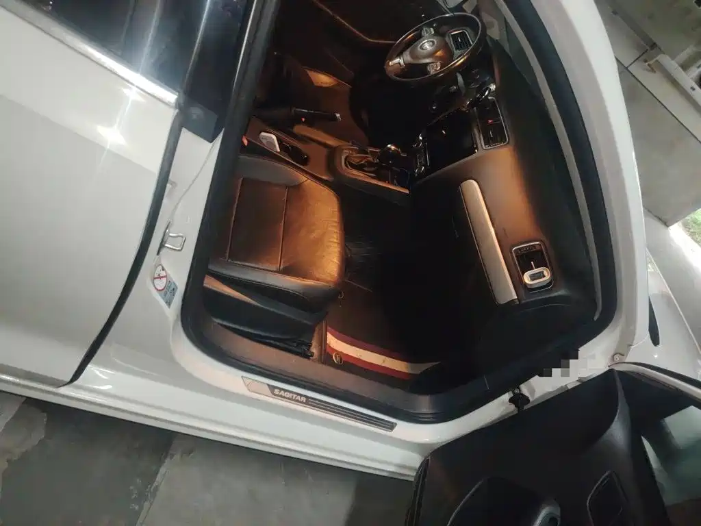 Volkswagen Sagitar — миниатюра 18