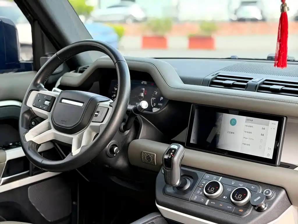 Land Rover Defender — миниатюра 15