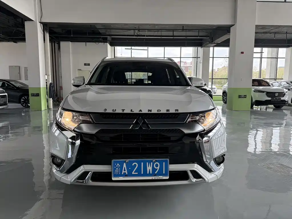 Mitsubishi Outlander 2022