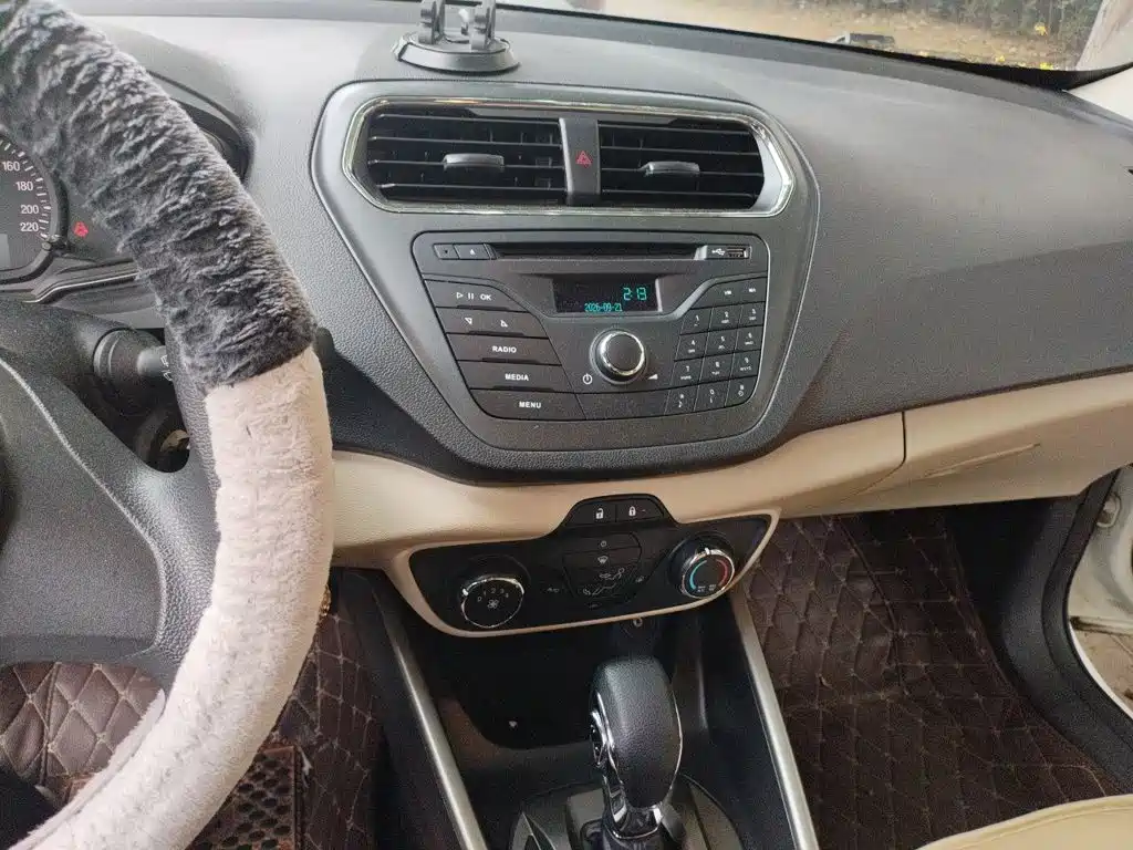Ford Escort — миниатюра 10