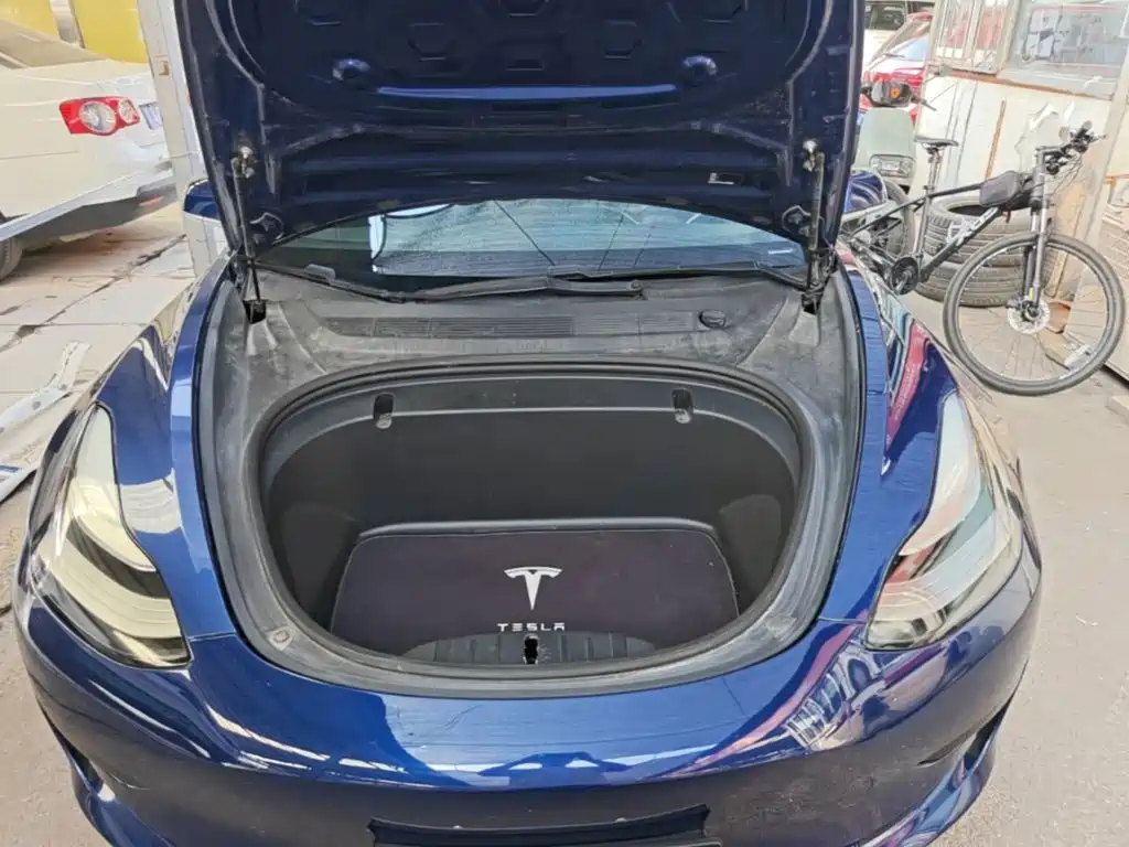 Tesla Model 3 — миниатюра 20