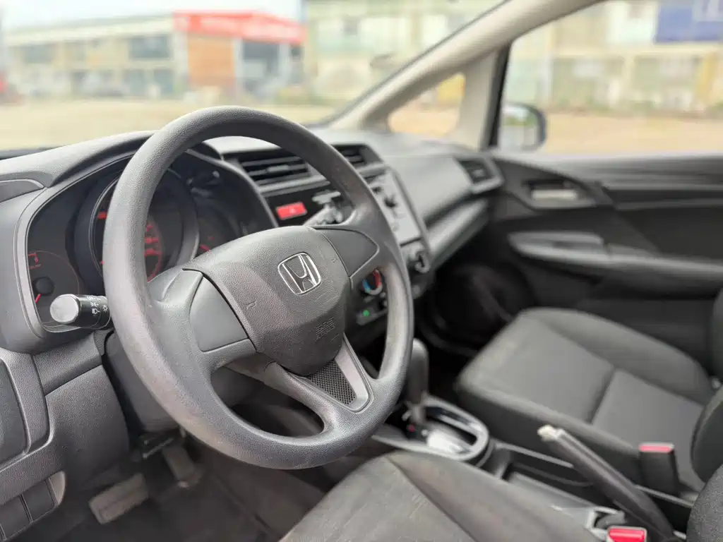 Honda Fit — миниатюра 6