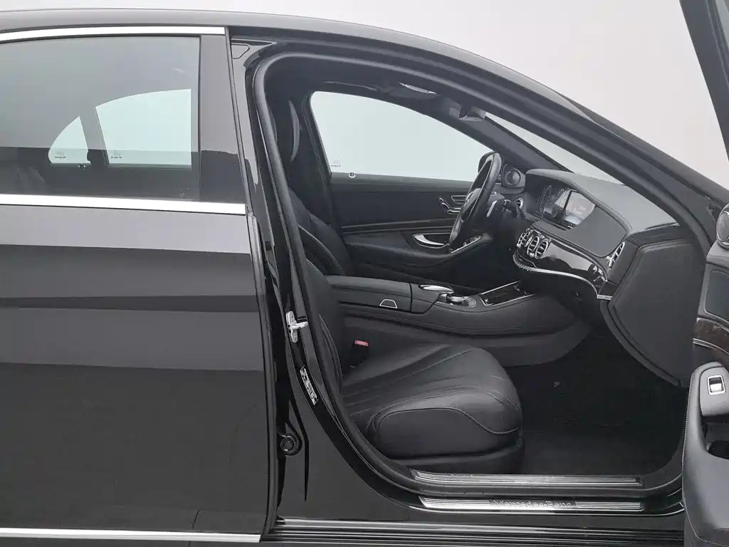 Mercedes-Benz S-Class — миниатюра 23