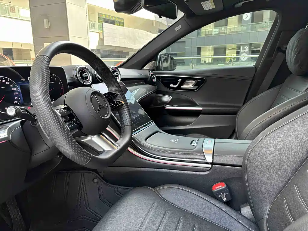 Mercedes-Benz C-Class — миниатюра 7
