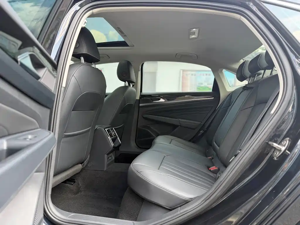 Volkswagen Passat — миниатюра 11